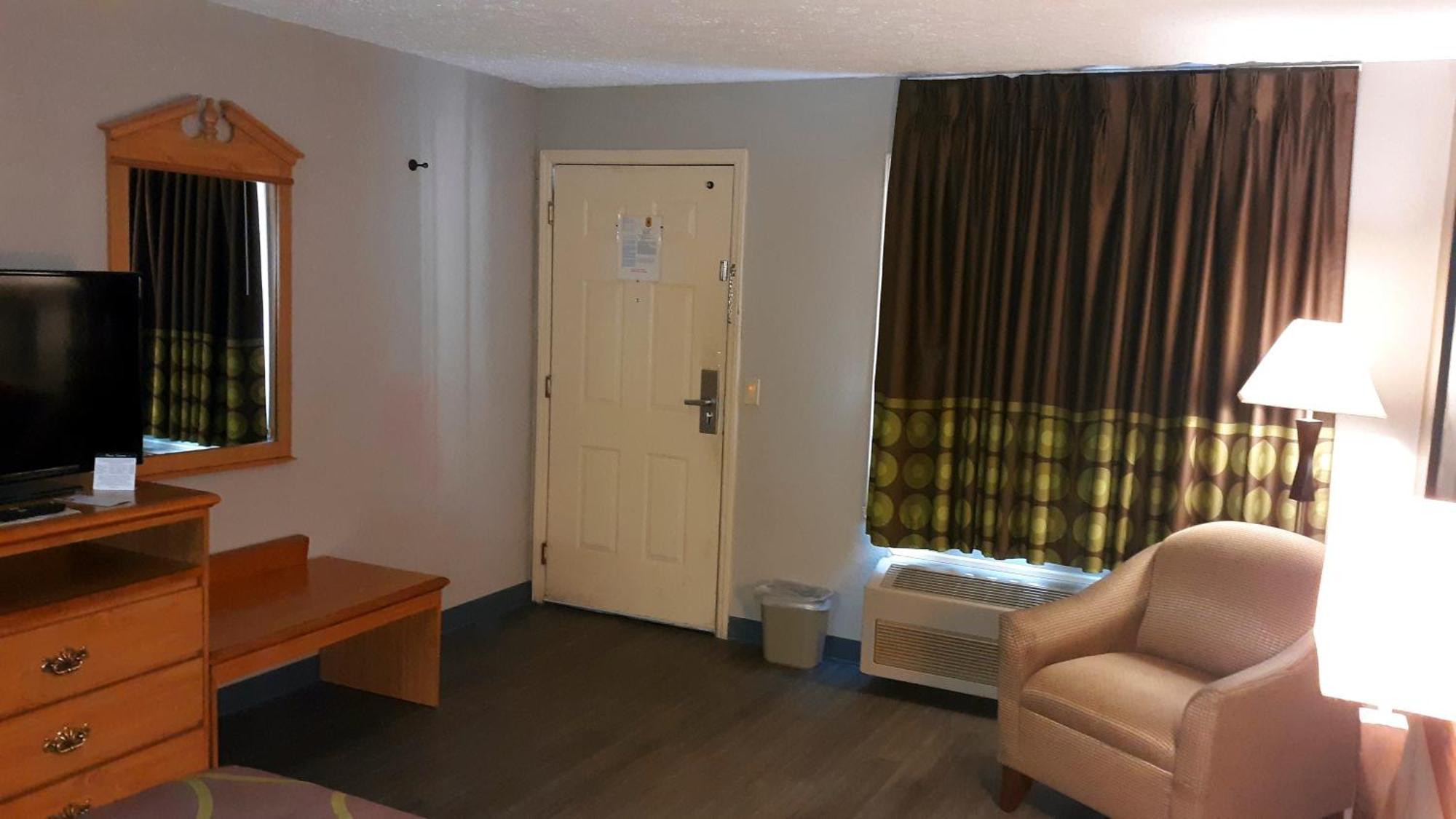 Super 8 By Wyndham Fort Chiswell Wytheville Area Max Meadows Room photo